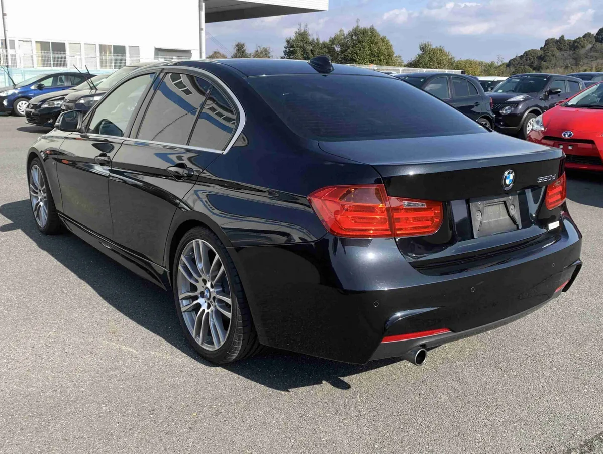 2014 BMW 320d M-Sport Saloon Exclusive Edition - Image 2