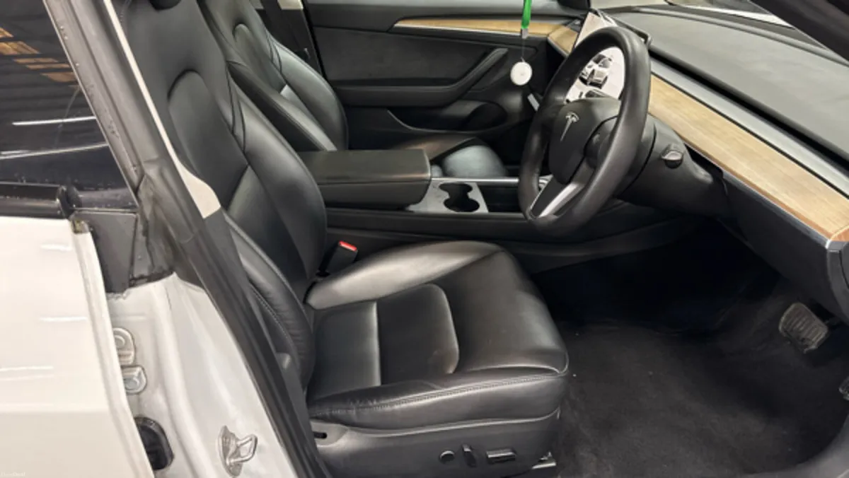 Tesla Model 3 Long Range AWD 2022 - Image 3