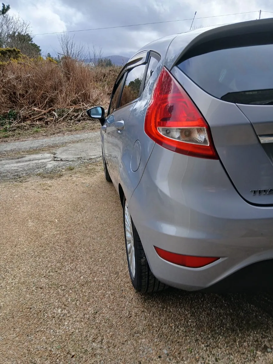 2011 Ford Fiesta 1.4 Diesel Titanium - Image 2
