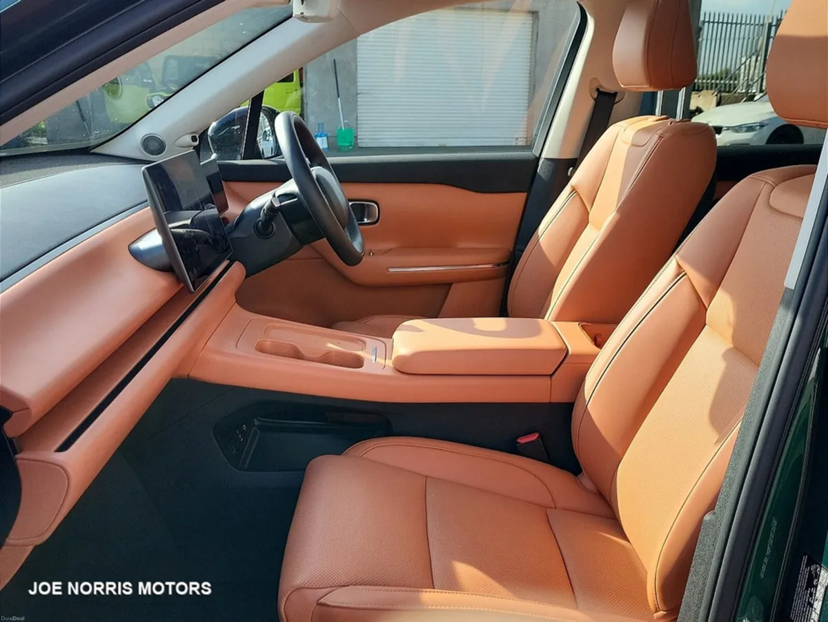 Leapmotor C10 DESIGN 5DR AUTO ELECTRIC DEMO - Image 2