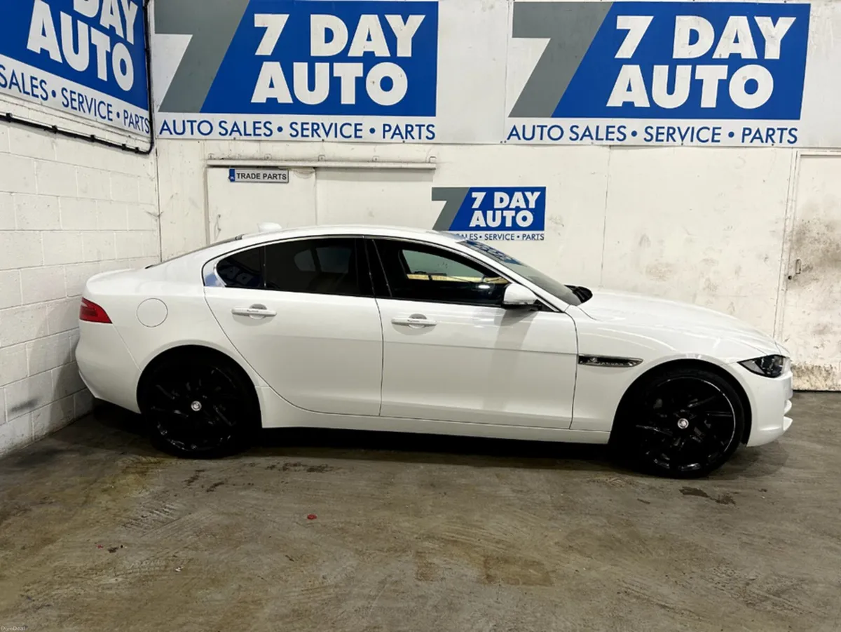 Jaguar XE 2.0 D SE 163PS 4DR AUTO - Image 3