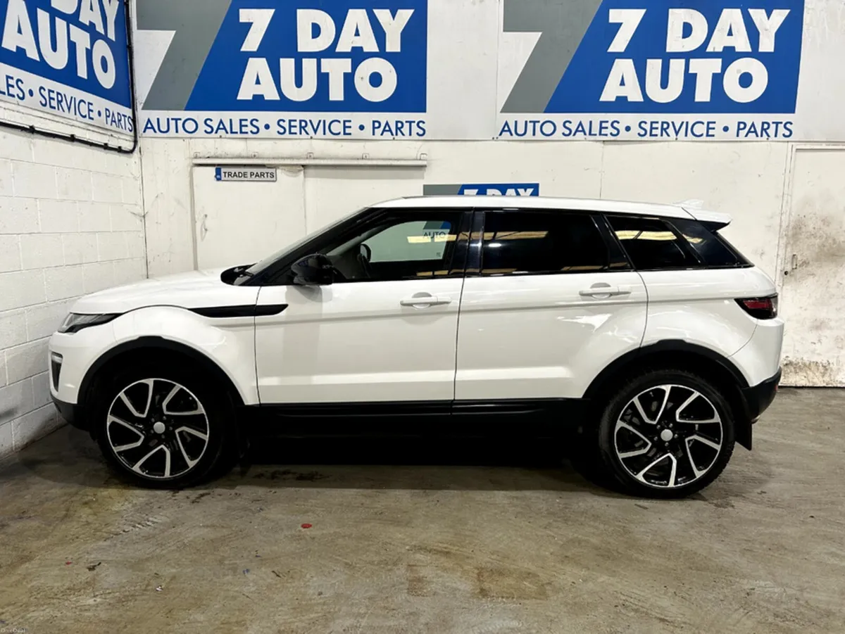 Land Rover Range Rover Evoque 2.0 PAN ROOF AUTO - Image 4