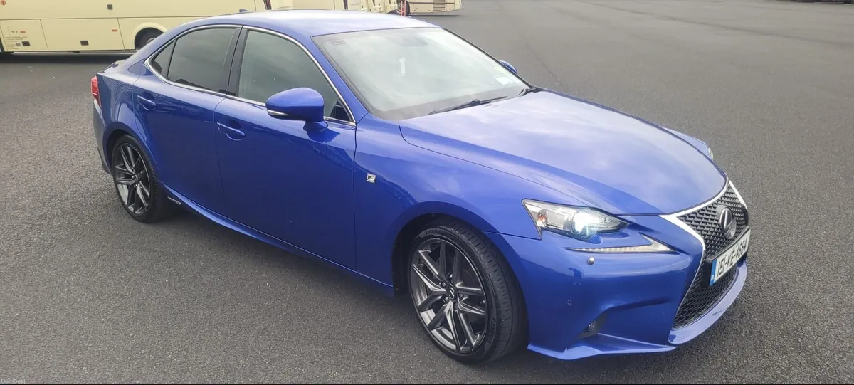 Lexus IS F-Sport 2015 - Image 3