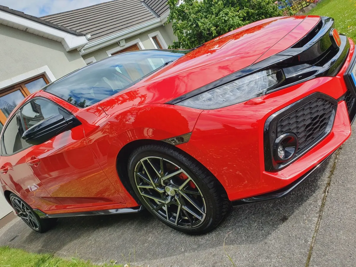 Honda Civic 2019 - Image 1