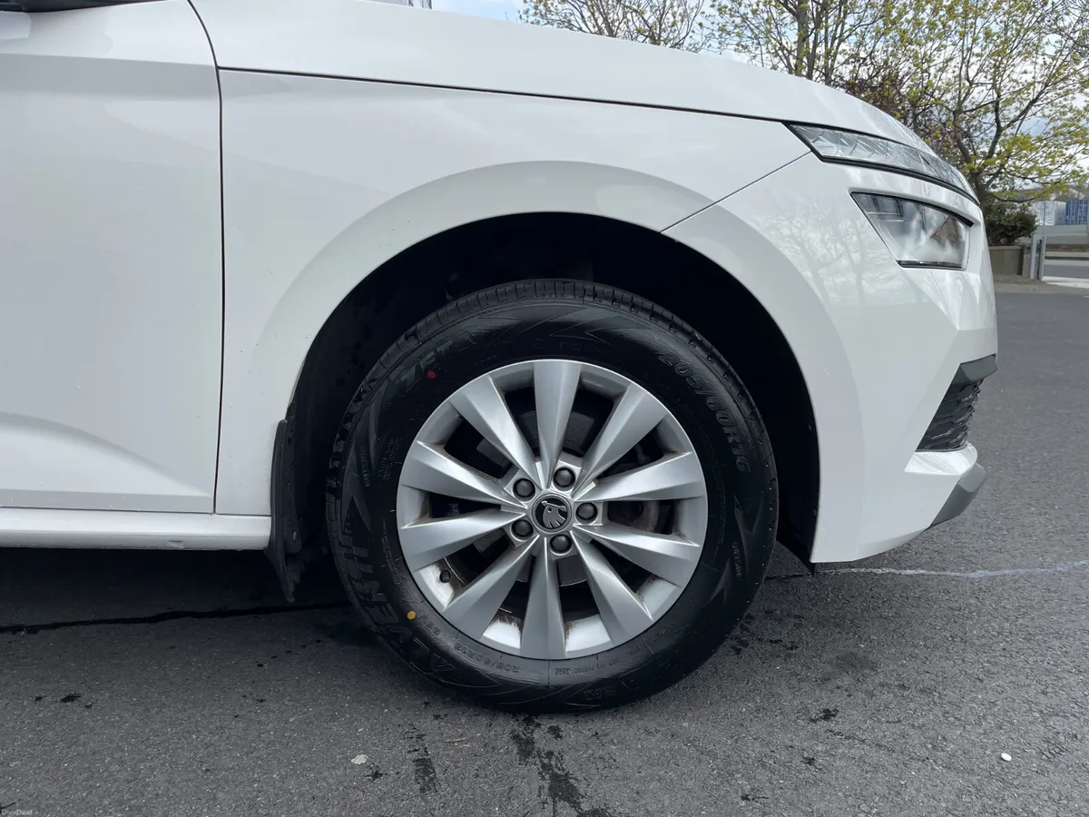 AMBITION-APPLE PLAY-SKODA HISTORY-APPLE PLAY - Image 2