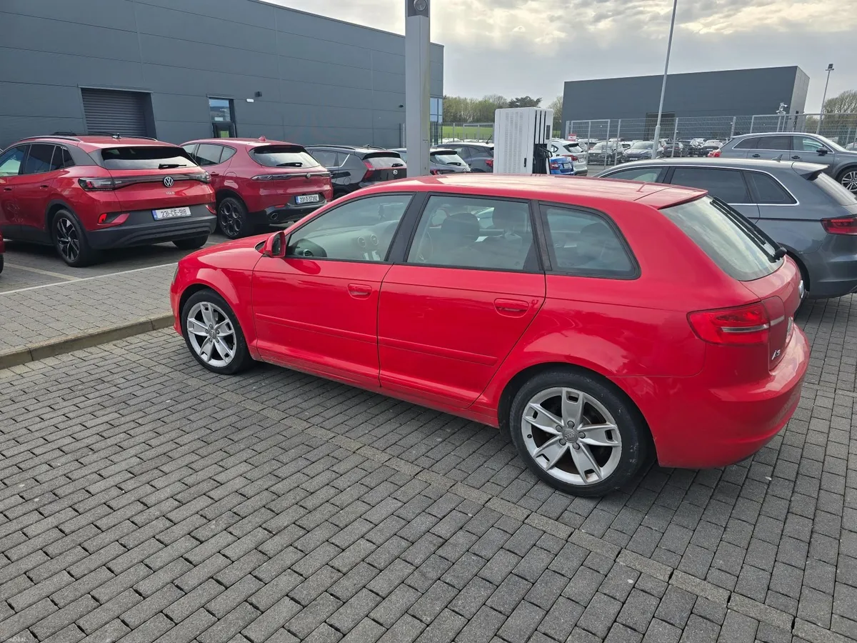 Audi A3 2010  2.0 diesel - Image 4