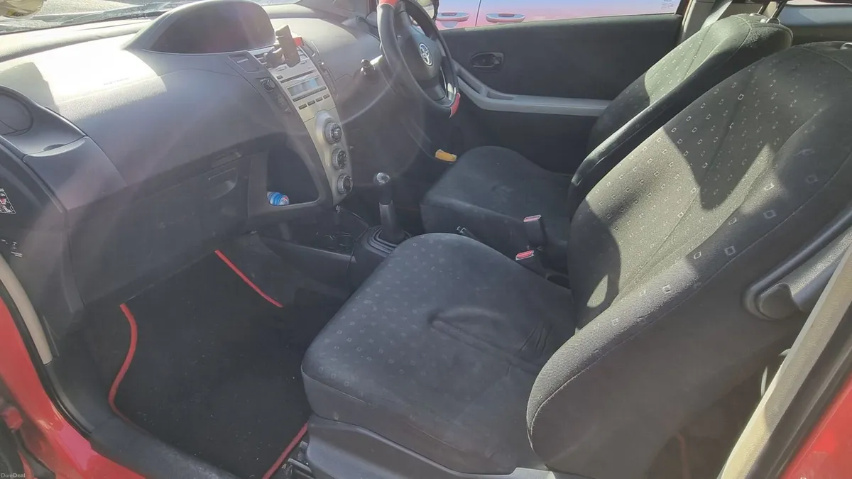 Toyota Yaris 2007 - Image 2
