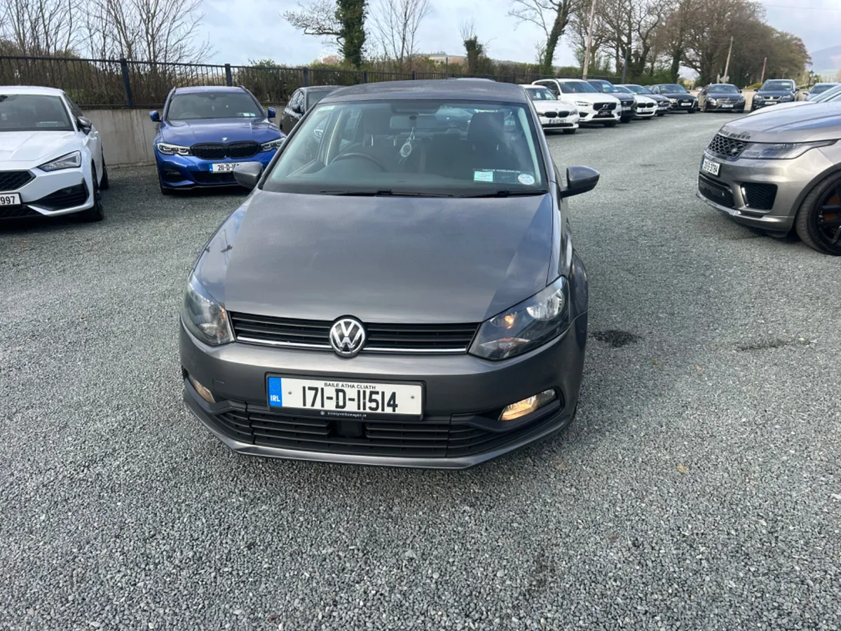 17 Volkswagen Polo  1.0 petrol trendline - Image 3