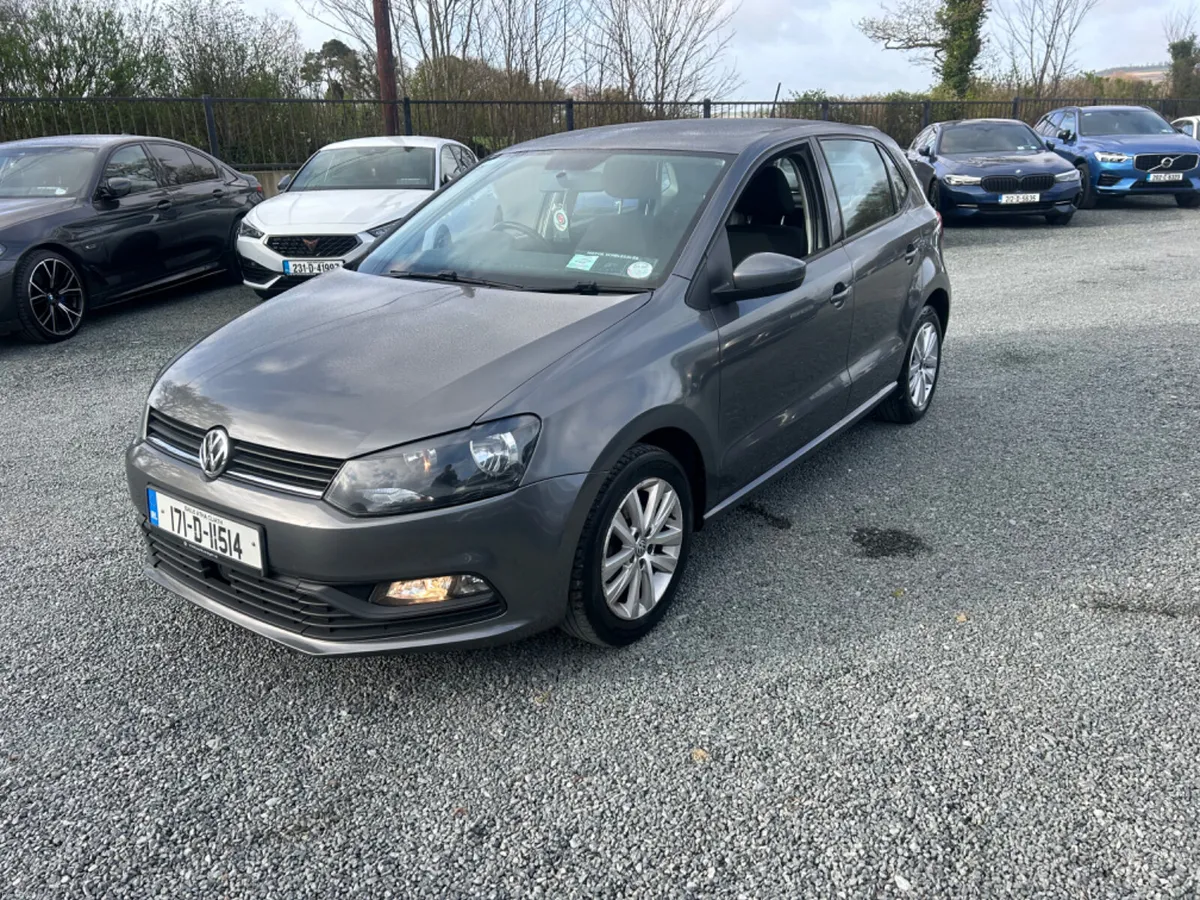 17 Volkswagen Polo  1.0 petrol trendline - Image 2
