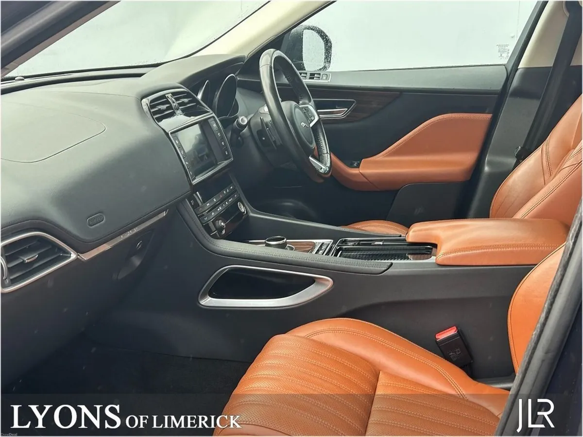 Jaguar F-Pace AWD 2.0 D 180PS Portfolio Auto - Image 4