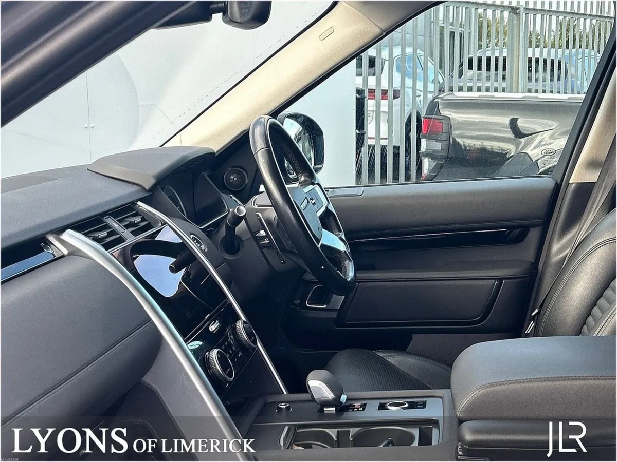 Land Rover Discovery DISCOVERY 3.0 SD6 SE 2 Seater - Image 3