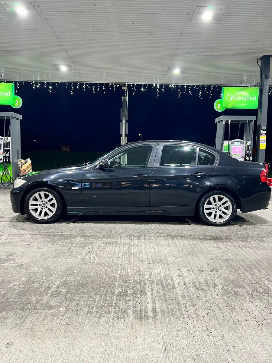 BMW 320D 2005 - Image 2