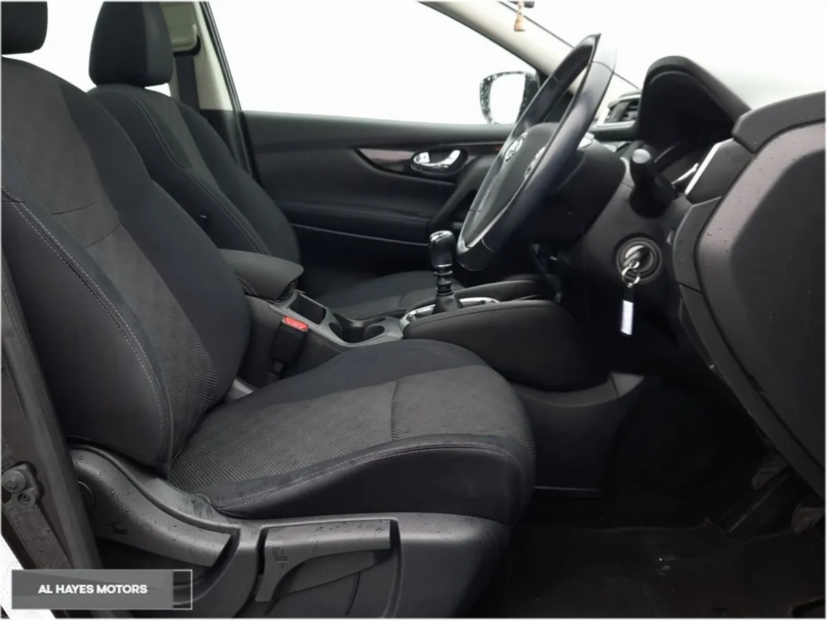 Nissan Qashqai **SOLD SOLD SOLD SOLD SOLD** - Image 4