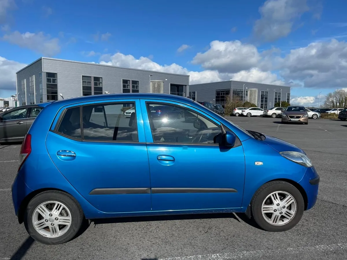Hyundai i10 2010 - Image 2