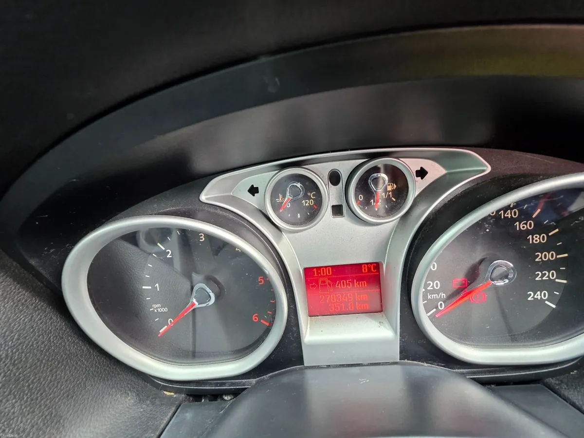 Ford Focus 2009 - Image 2