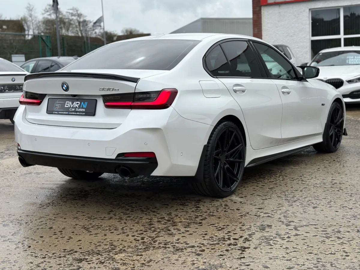 2023 BMW 330 AUTO HYBRID LCI - Image 4