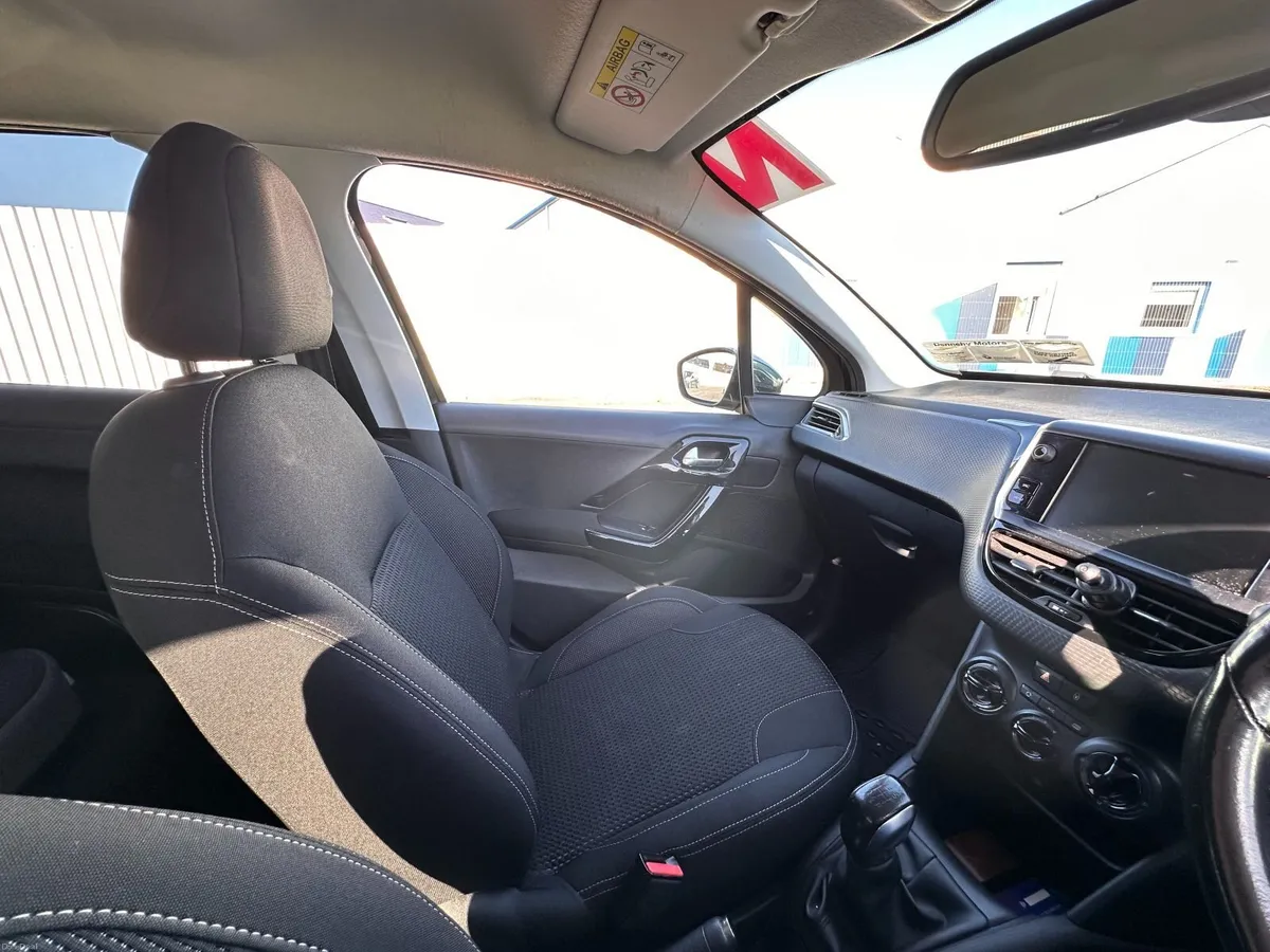 Peugeot 208 2017 - Image 3