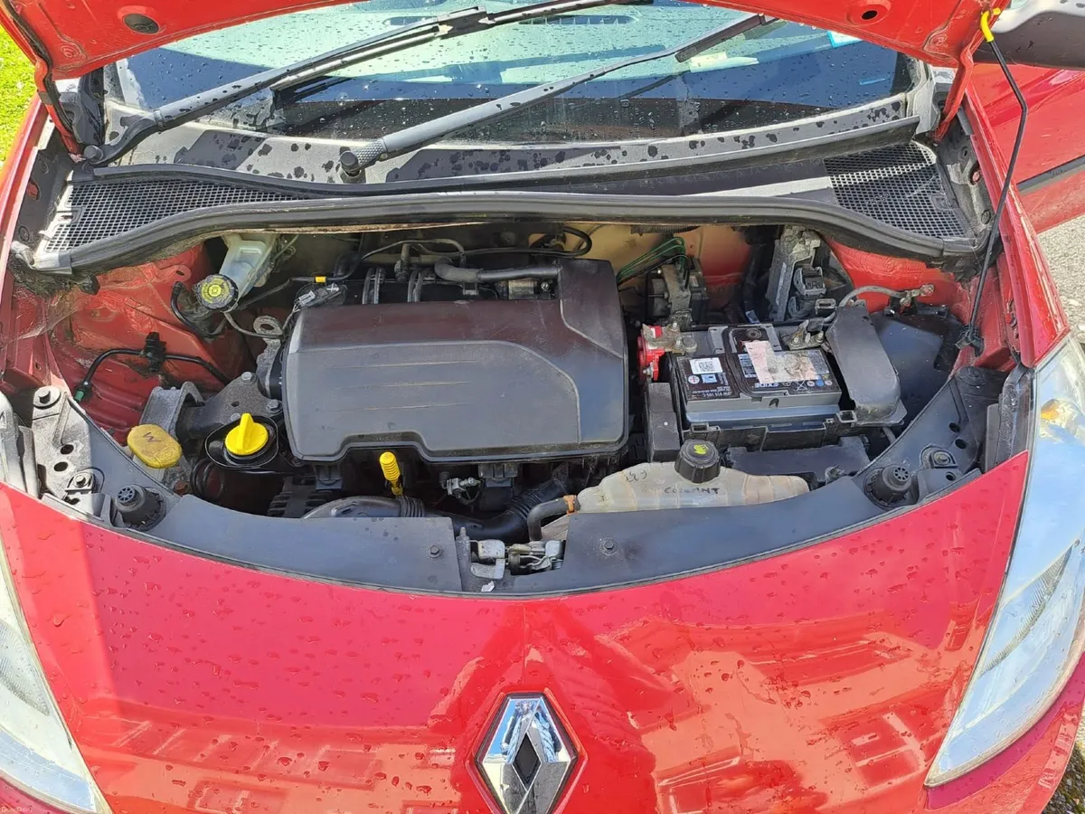 Renault Clio 2010 - Image 2