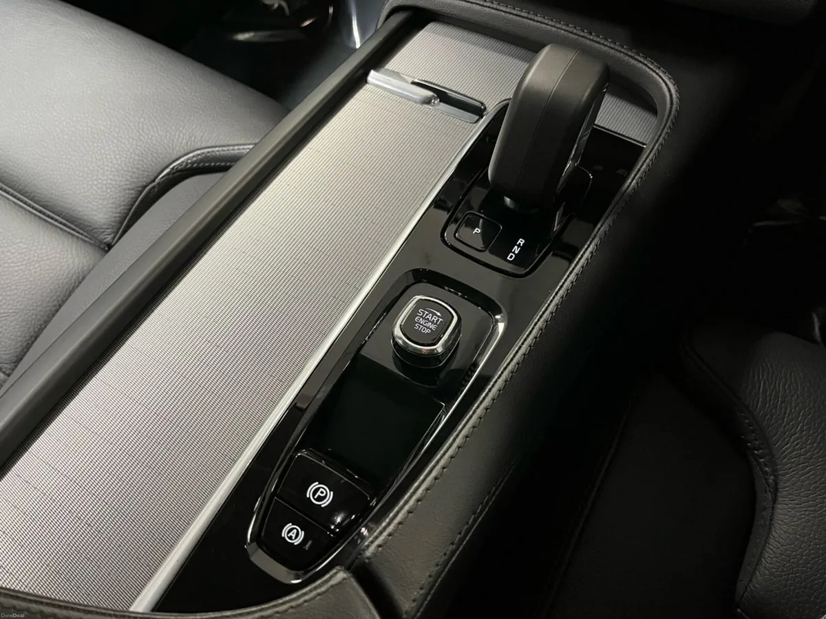 Volvo XC90 PLUS DARK + T8 Recharge AWD 455BHP - Re - Image 4