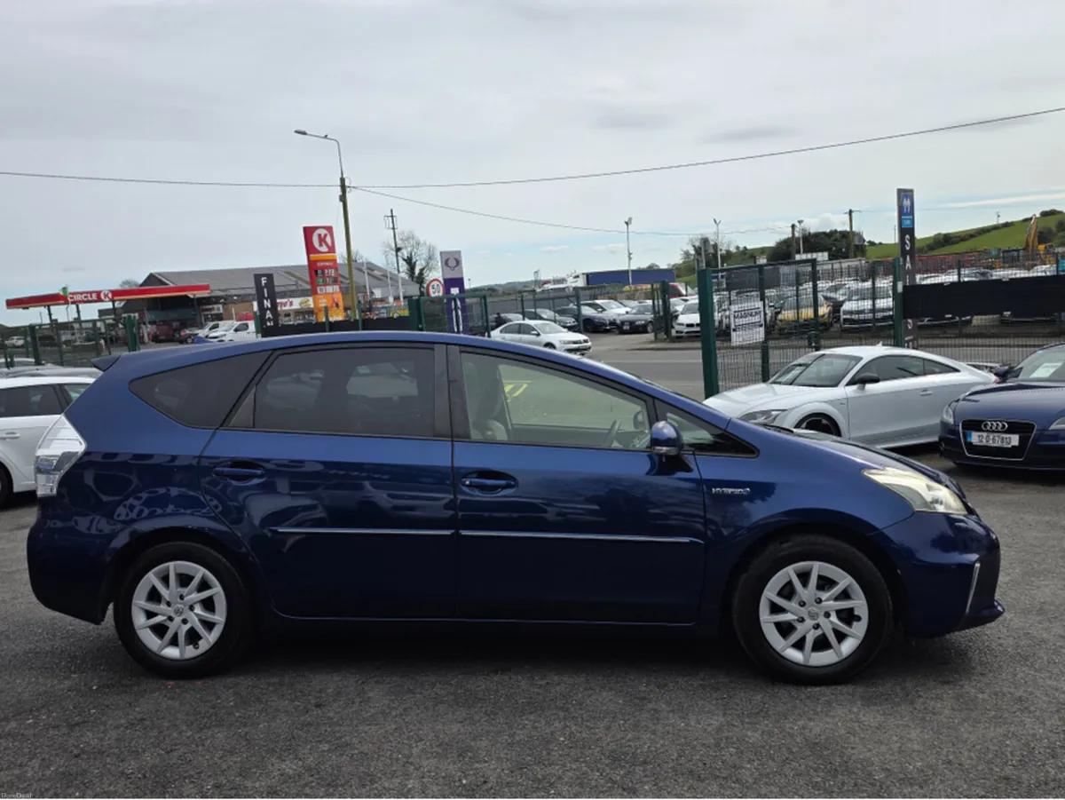 Toyota Prius 7 SEATER FAMLY MPV 1.8  AUTOMATIC - A - Image 2