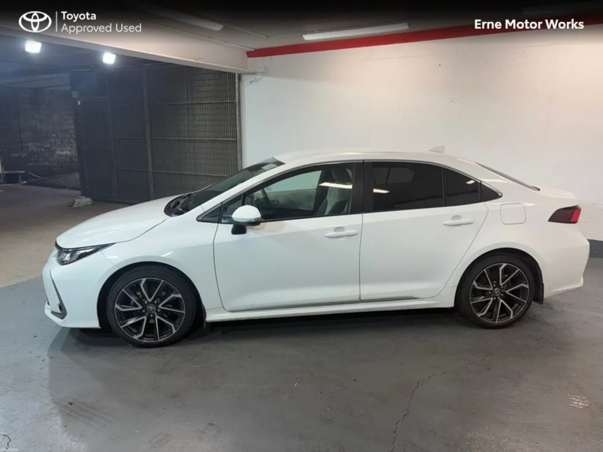 Toyota Corolla COROLLA HYBRID SOL SALOON - Image 2