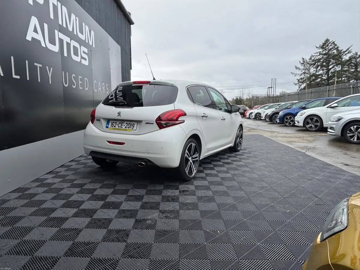 Peugeot 208 Peugeot 209 gt-Line 1.2 petrol, auto, - Image 2