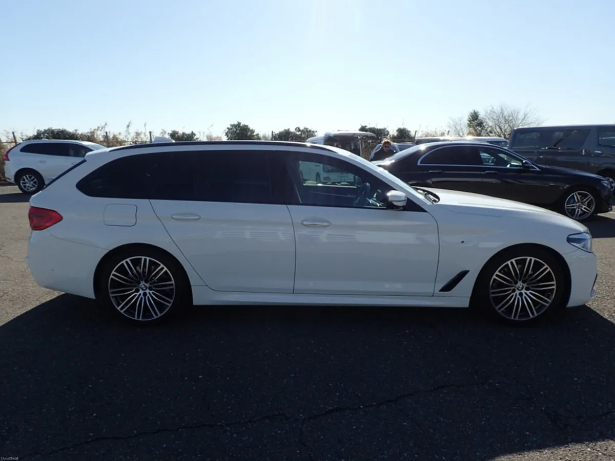 BMW 5-Series 523D M-SPORT PLUS DIESEL AUTOMATIC 5D - Image 3