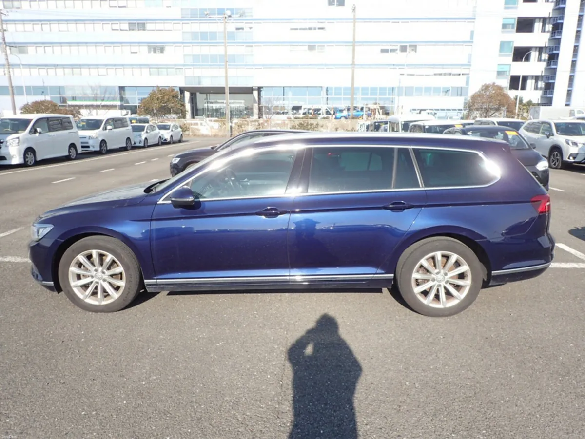 Volkswagen Passat 2.0 TDI HIGHLINE PREMIUM PLUS 19 - Image 3