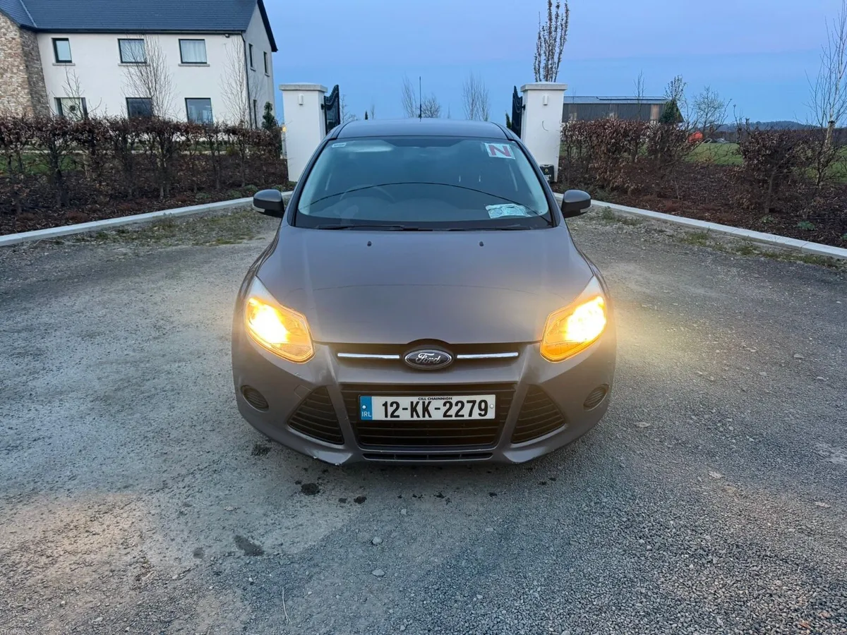 Ford focus 2012 (automatic) 1.6 - Image 2