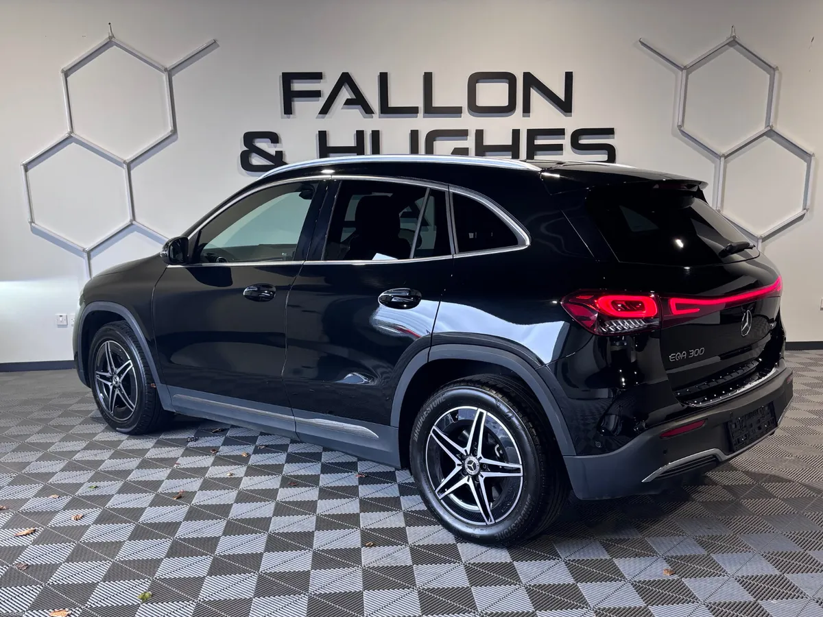 2023 MERCEDES-BENZ EQA 300 AMG LINE 4MATIC - Image 4