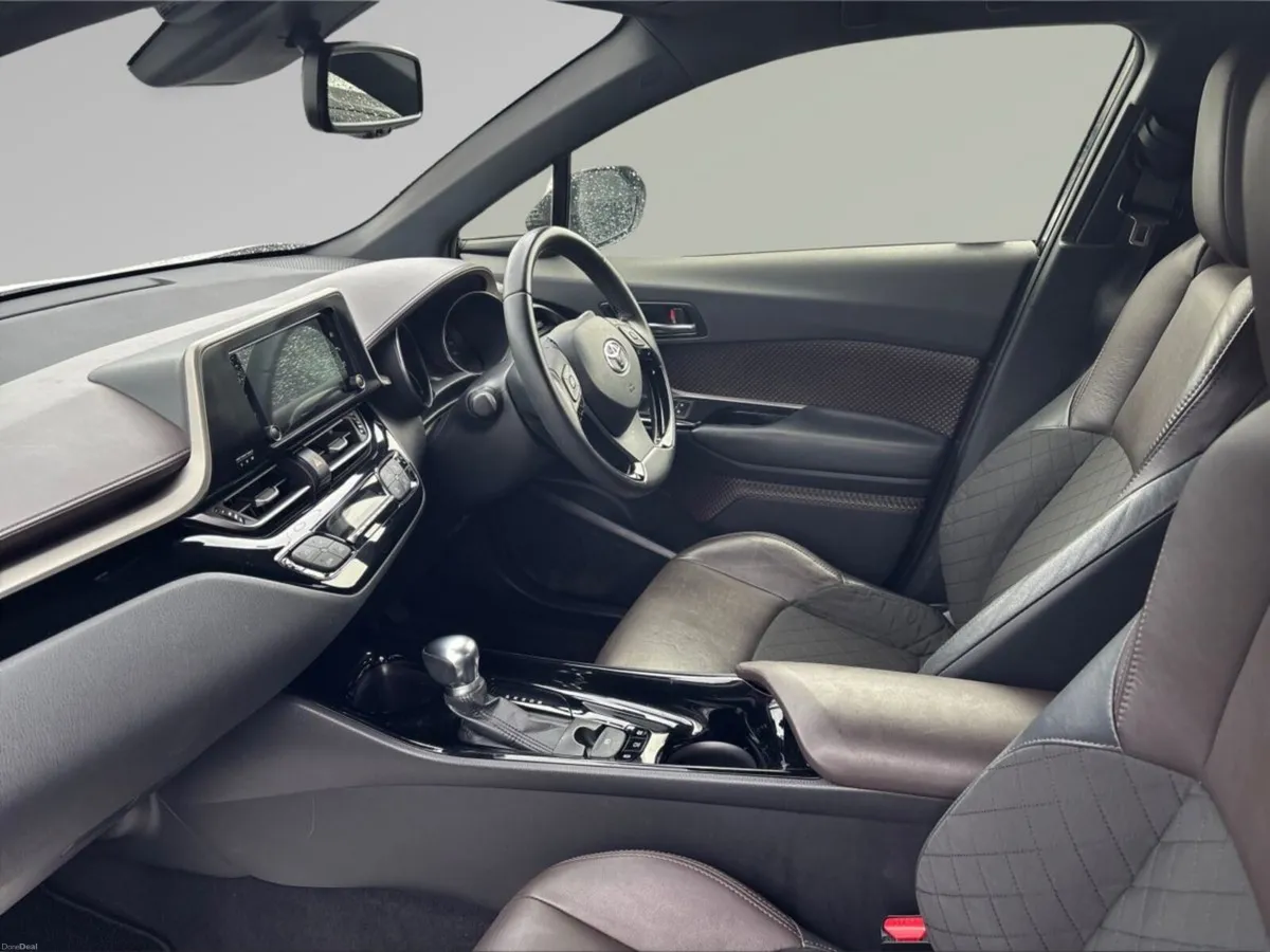 Toyota C-HR 1.8 - Image 4