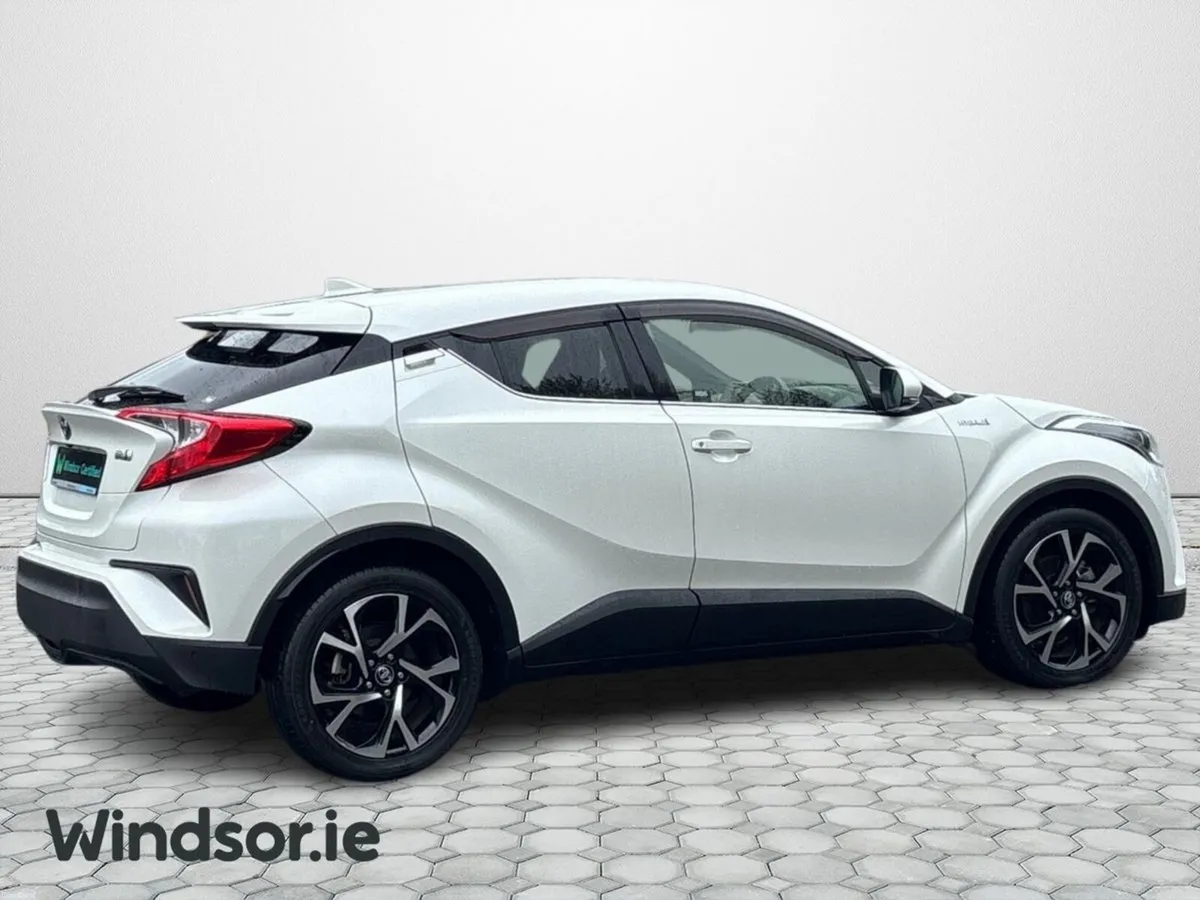 Toyota C-HR 1.8 - Image 2