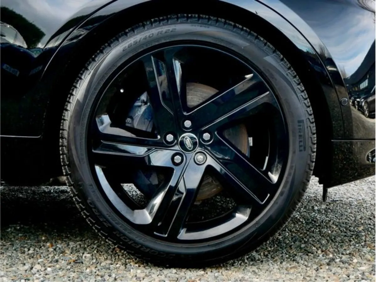 Land Rover Discovery D350 DYNAMIC HSE BLACK EDITIO - Image 3