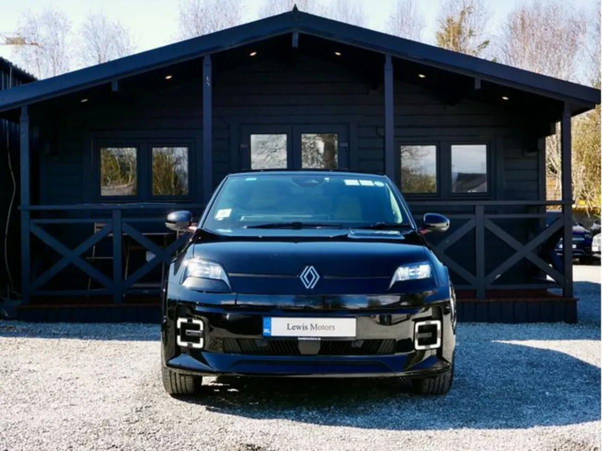 Renault 5 Iconic 52kWh 150BHP, HEATED STEERING WHE - Image 2