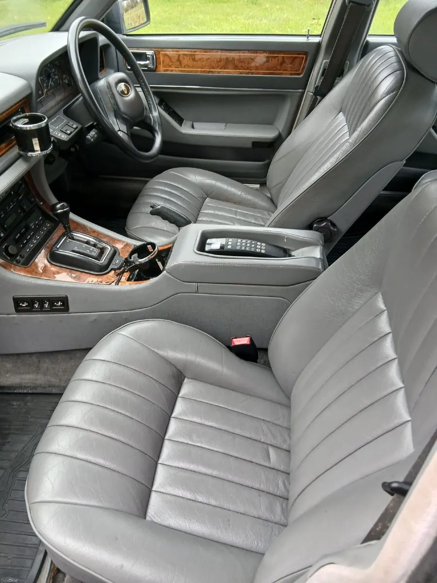 Jaguar XJ40 1990 - Image 4