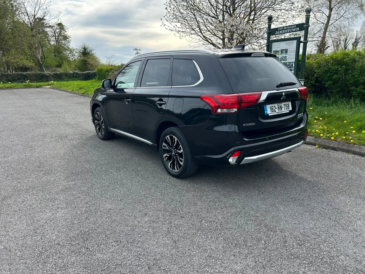 Mitsubishi Outlander 2ltr GX4 PHV 4X4 - Image 4