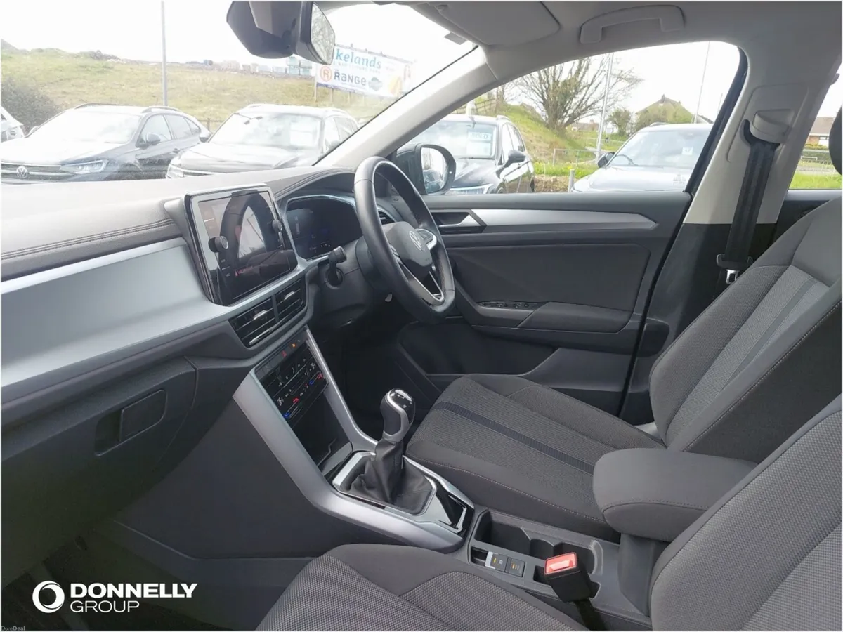 Volkswagen T-roc Hatchback Life - Image 2