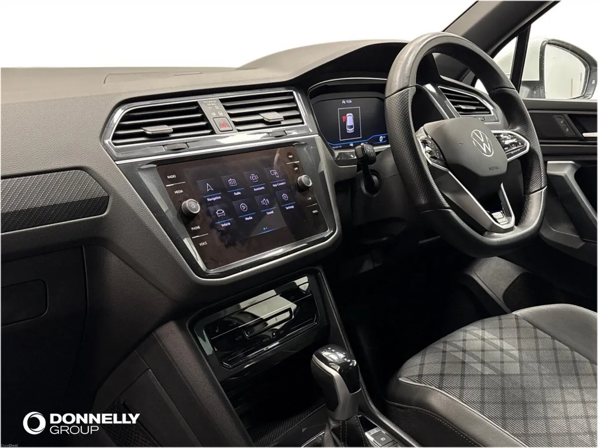 Volkswagen Tiguan Estate Special Edition R-Line Ed - Image 2