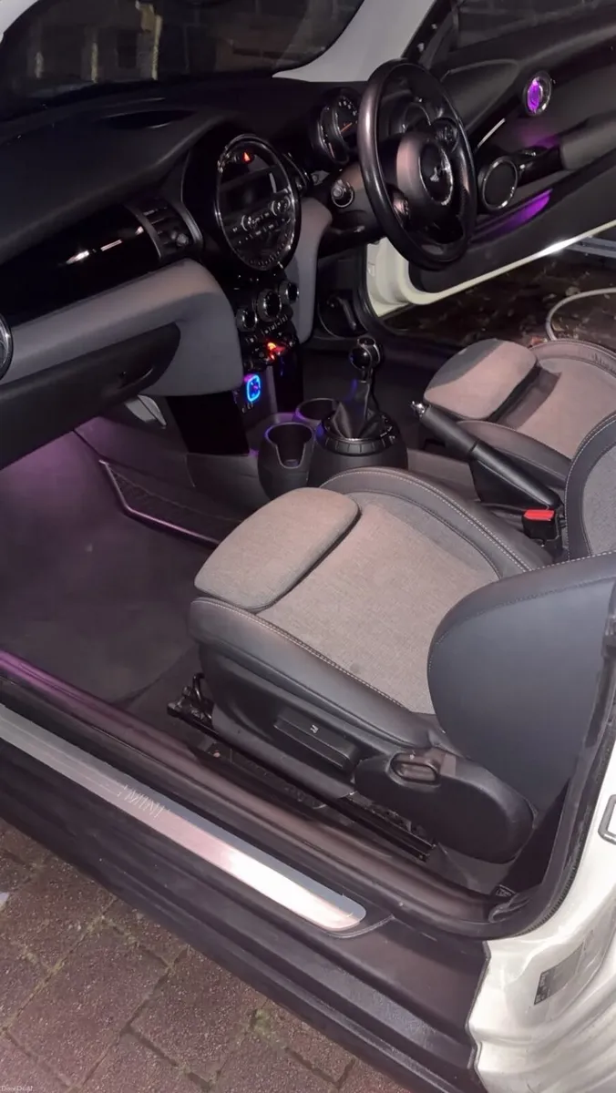 Cream White Mini Cooper 1.6L Diesel - Image 3