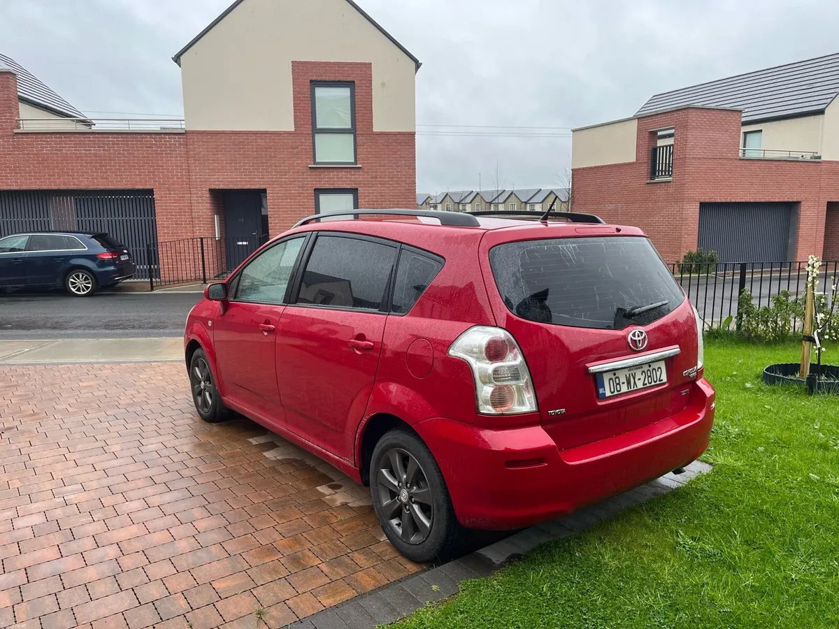 Toyota Corola Verso 7 seats - Image 2