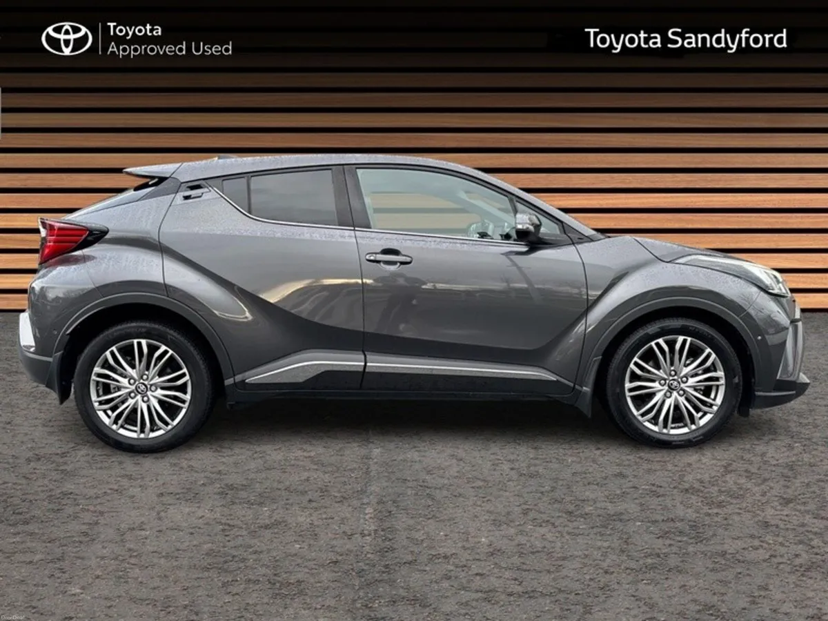 Toyota C-HR HYBRID SOL TOP SPEC // HEATED LEATHER - Image 3
