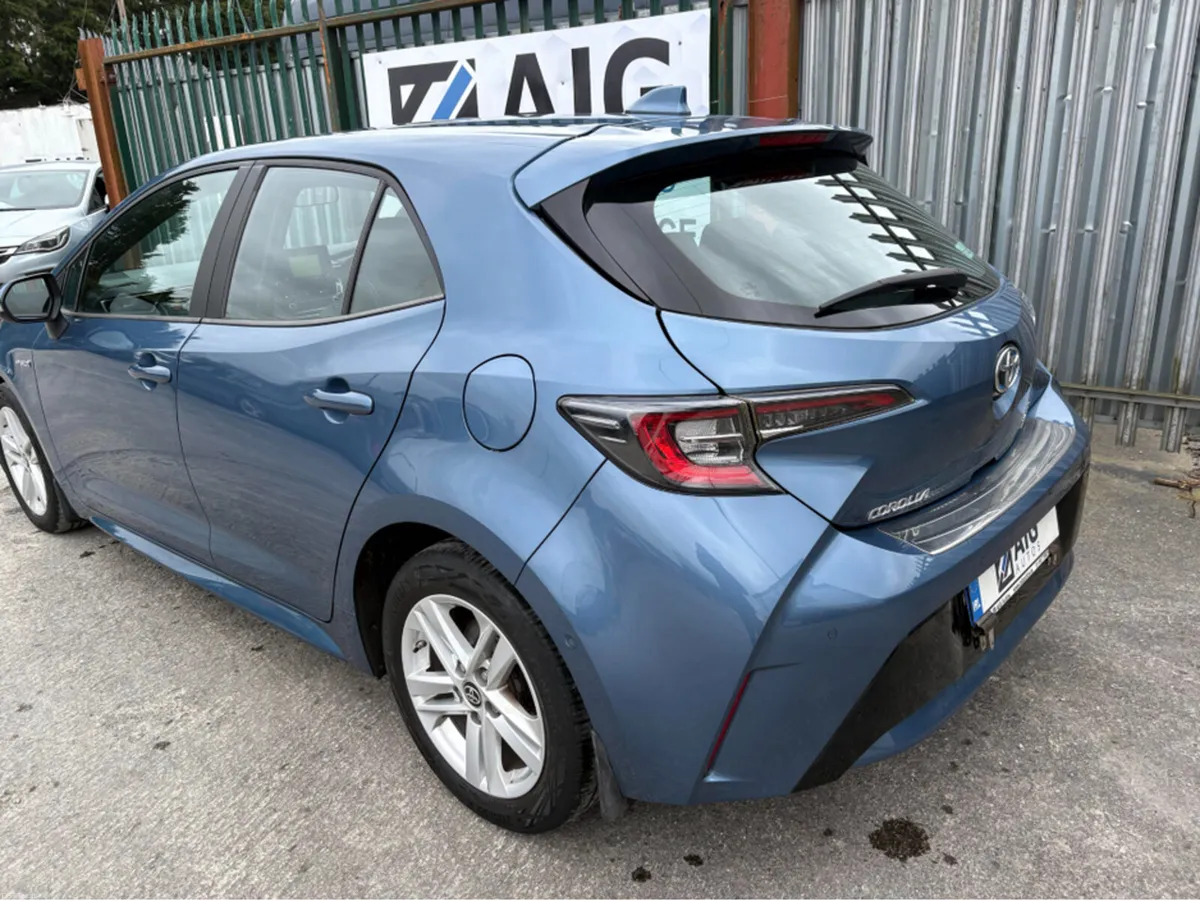 Toyota Corolla1.8 ICON TECH HEV CVT AUTO - SAT NAV - Image 4