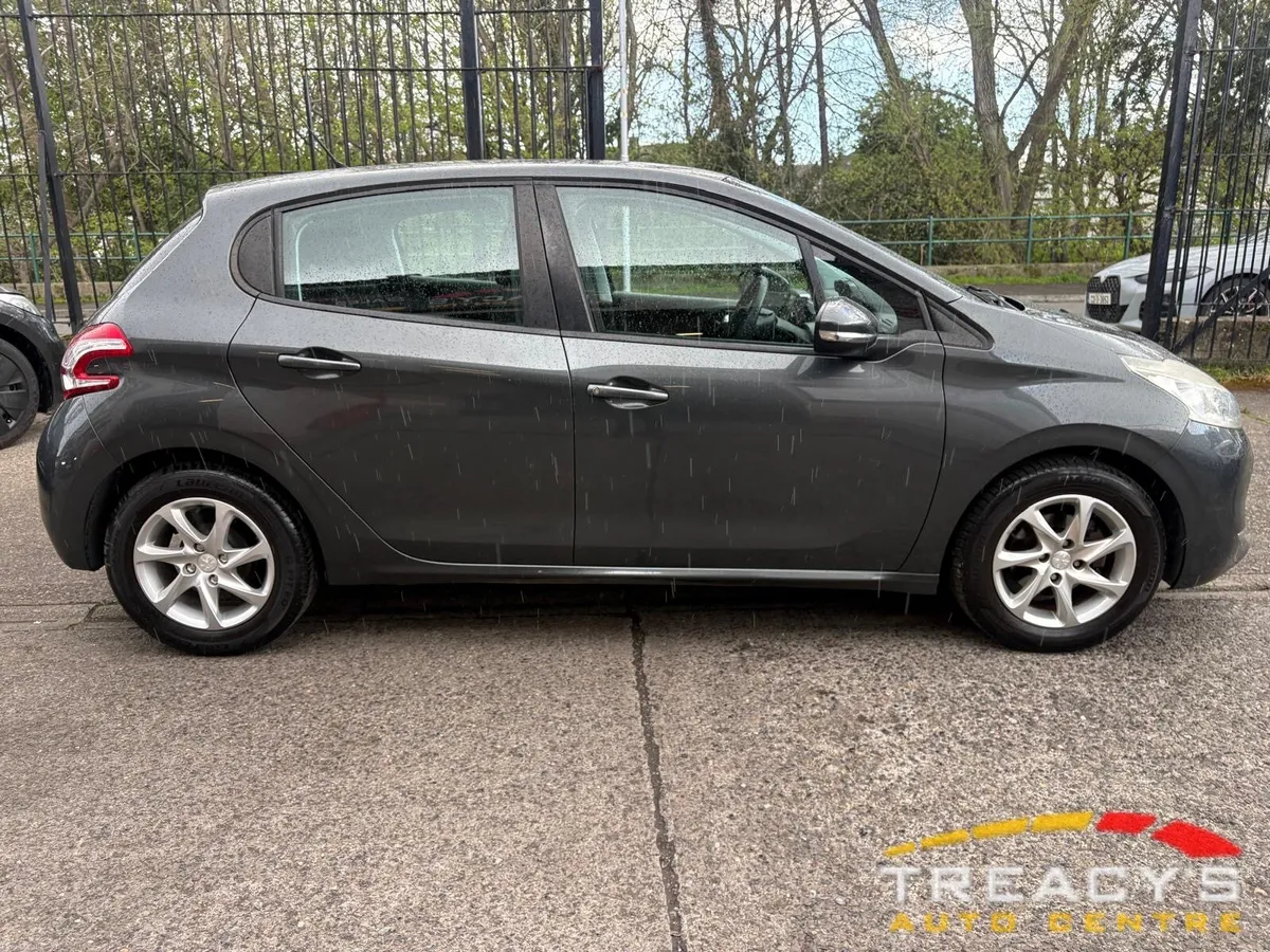 Peugeot 208 2014 - Image 3