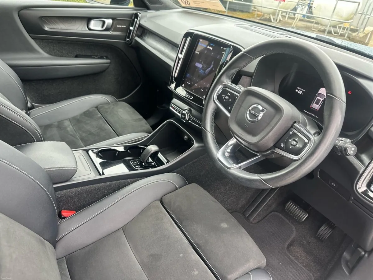 Volvo XC40 ULTIMATE BEV 231HP - Image 6