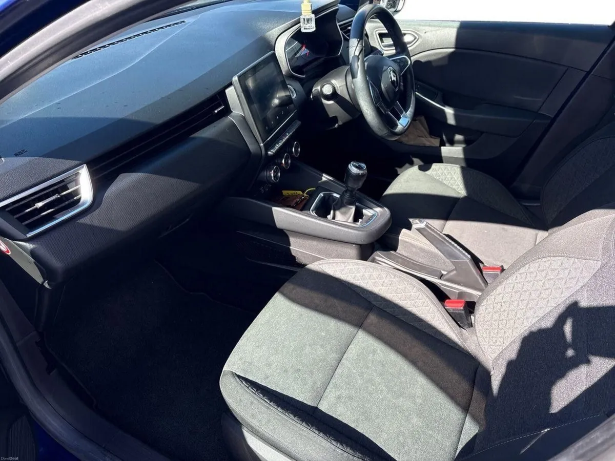 Renault Clio Iconic TCe 100 MY19 - Image 4