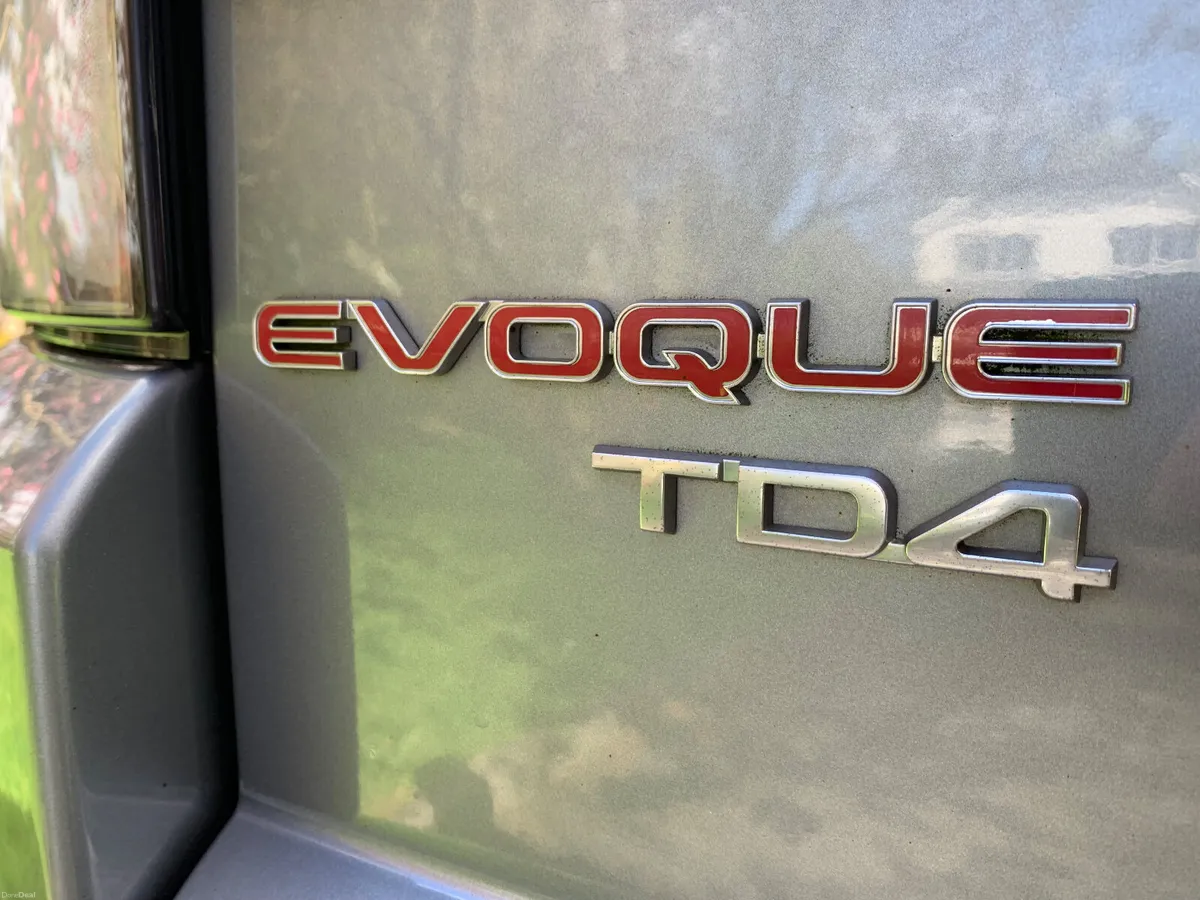 Land Rover Range Rover Evoque AWD Diesel - Image 3