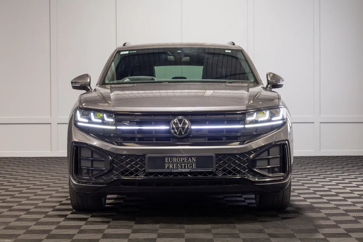 2025 Volkswagen Touareg R-Line 3.0TDI V6 - Image 2