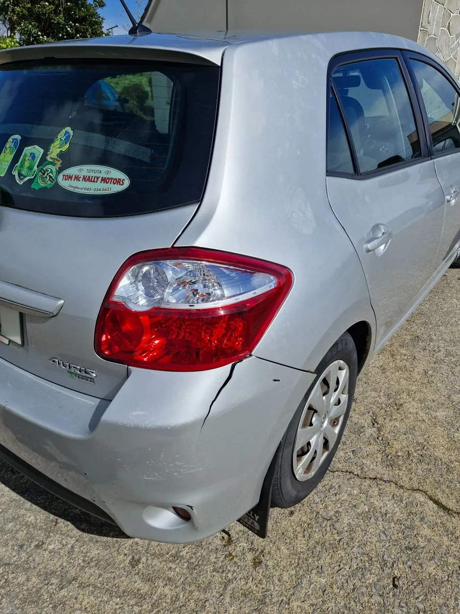 Toyota Auris 2011 - Image 4
