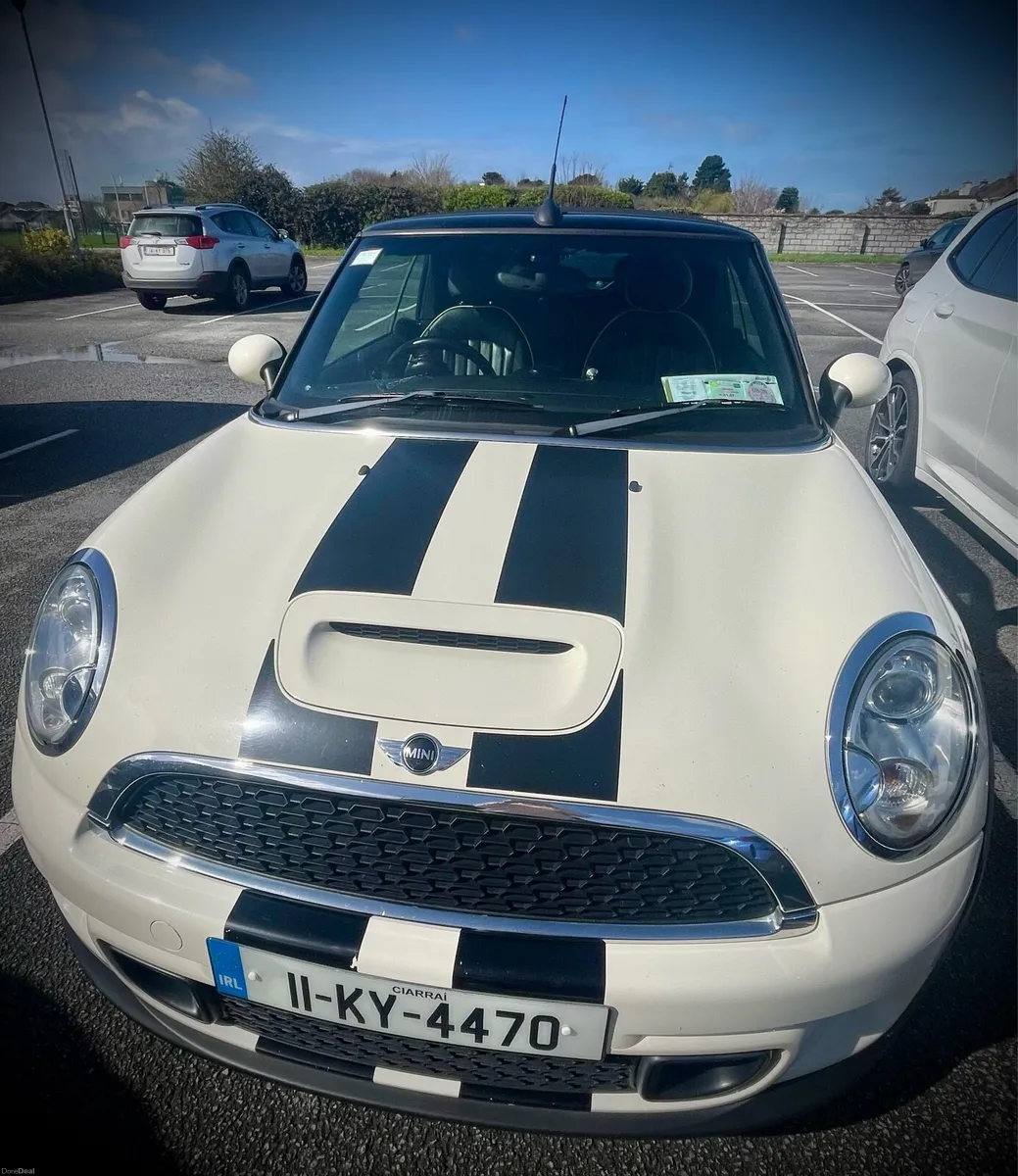 Mini Cooper SD convertible - Image 2