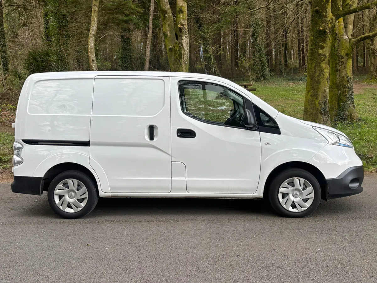 2021 Nissan NV200 fully electric! AUTOMATIC!! - Image 2